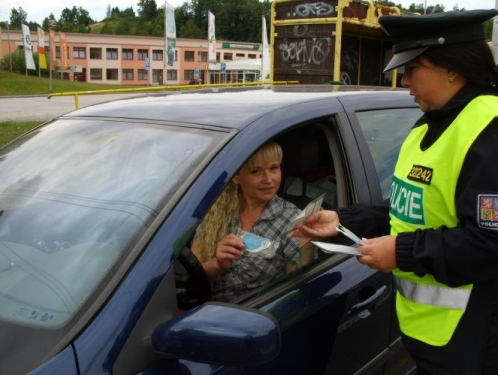 Řidička v Okrouhlici přišla o řidičák, jela rychle a navíc pod vlivem alkoholu